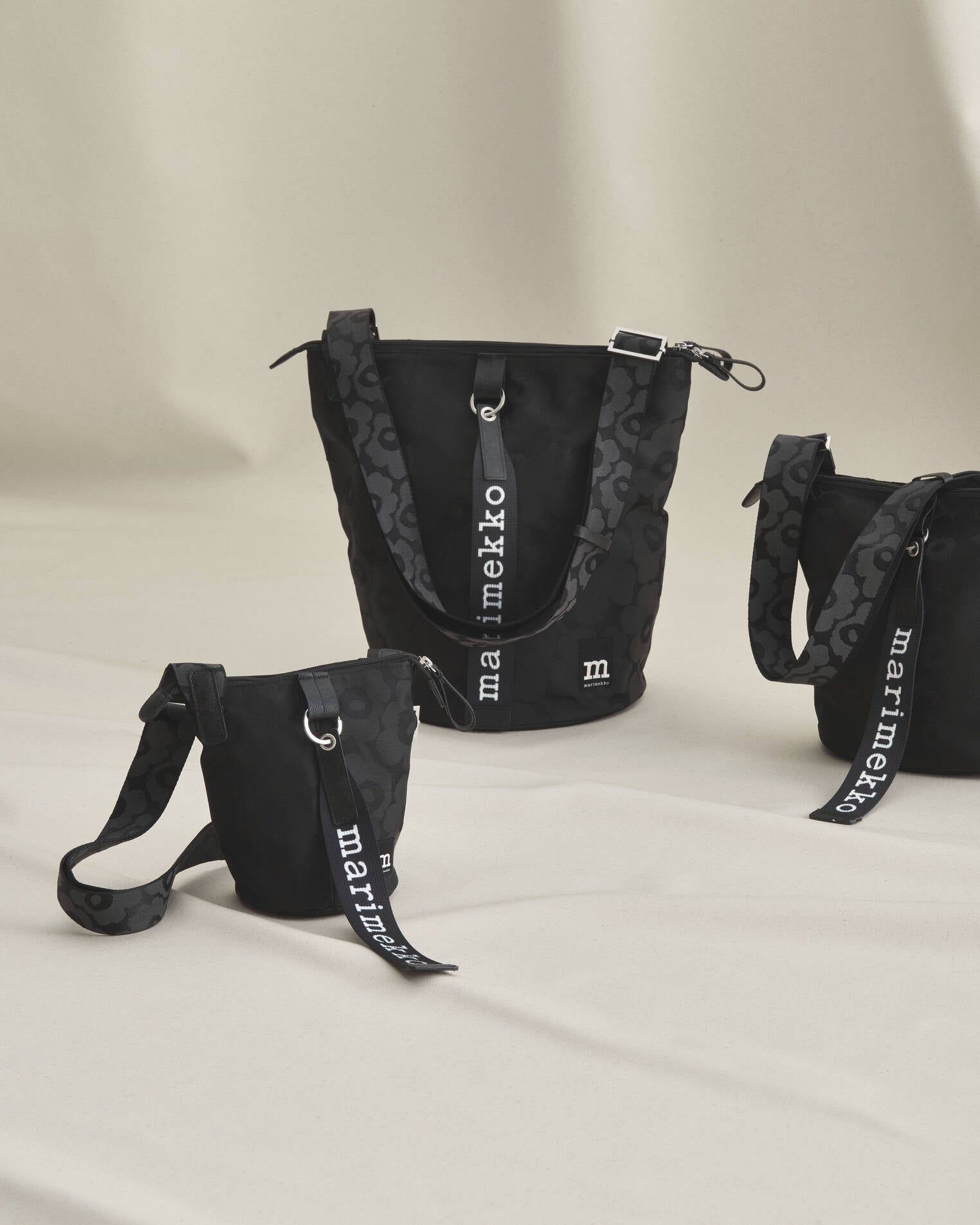Essential Bucket Unikko