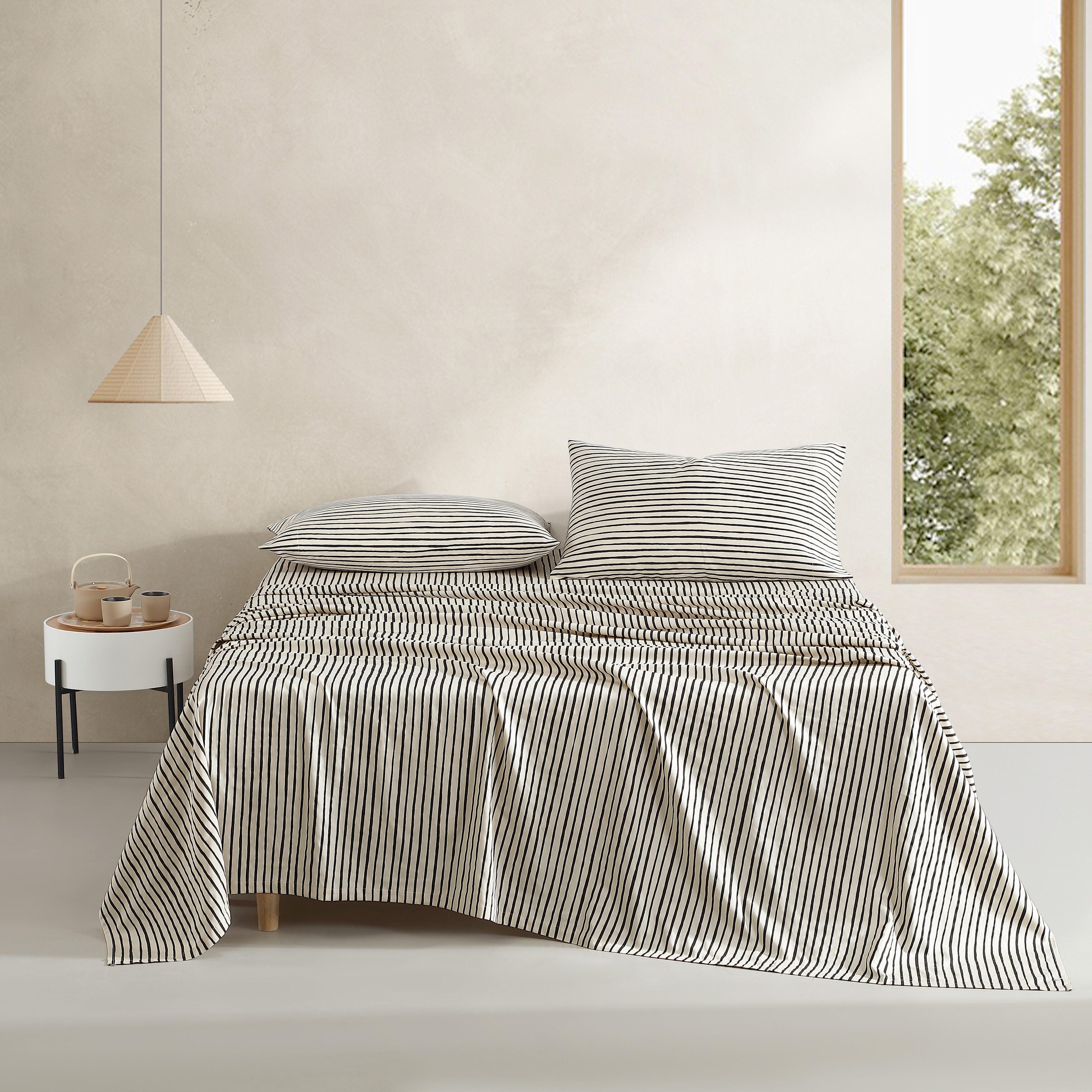 Marimekko Piccolo Open Charcoal Ensemble de draps King