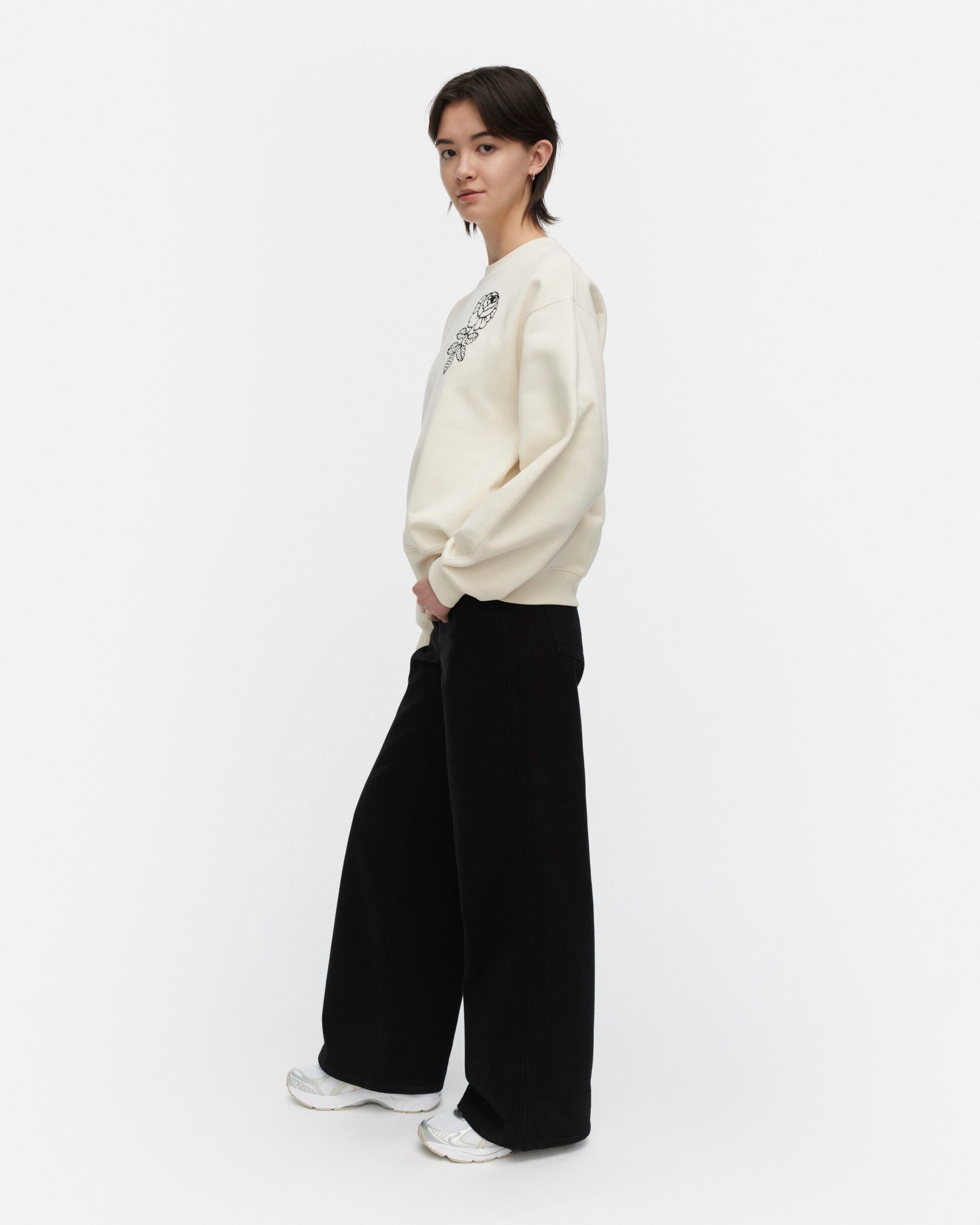 Hiutale Vihkiruusu Placement Kioski sweatshirt