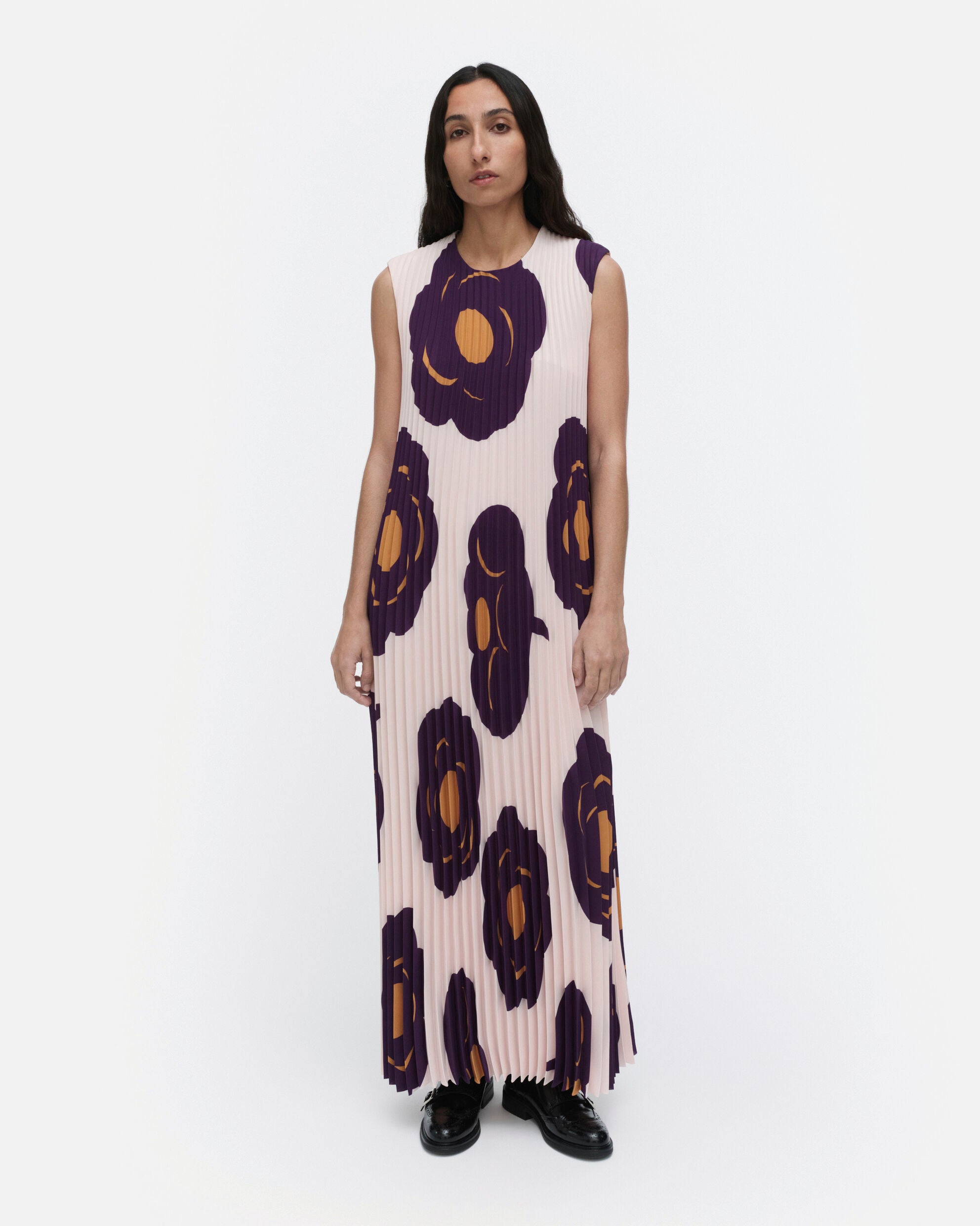 Robe Juhlia Tumma