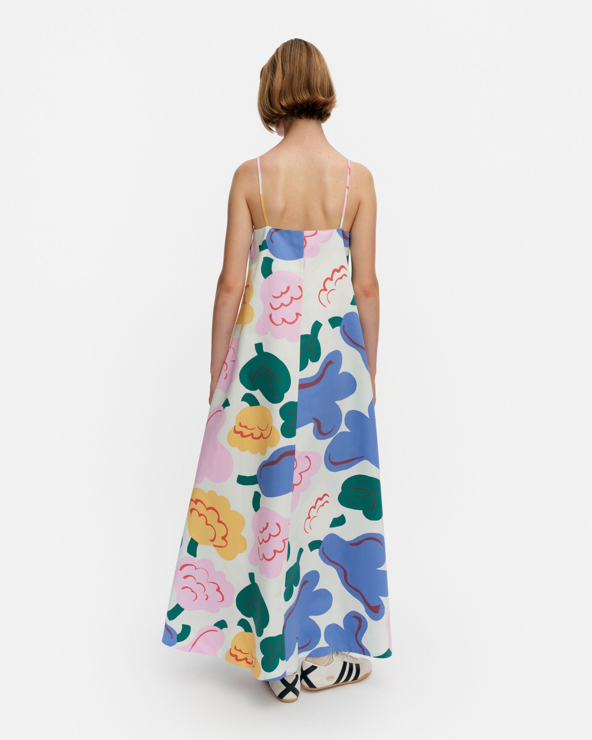 Huvittaa Kukasta Kukkaan Dress