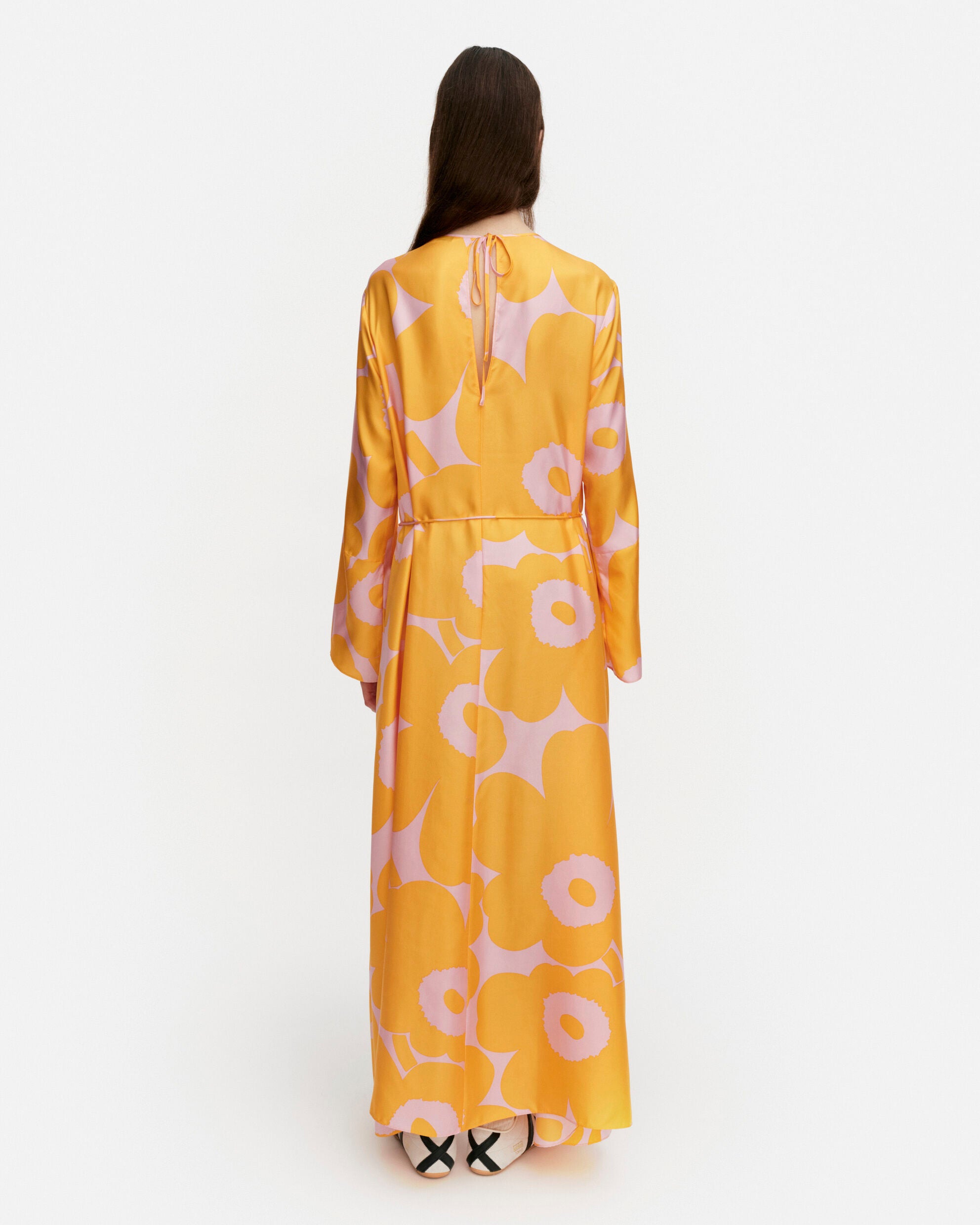 Kaunista Unikko Robe en soie