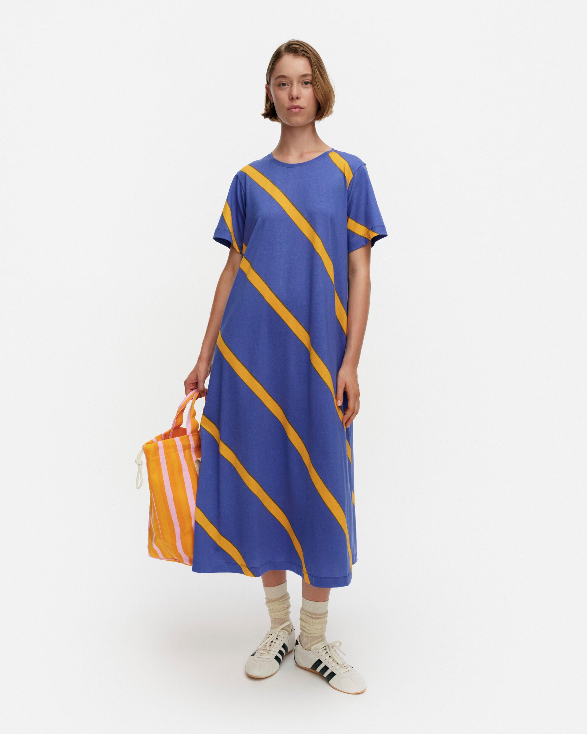 txt
Robe à pois Basso