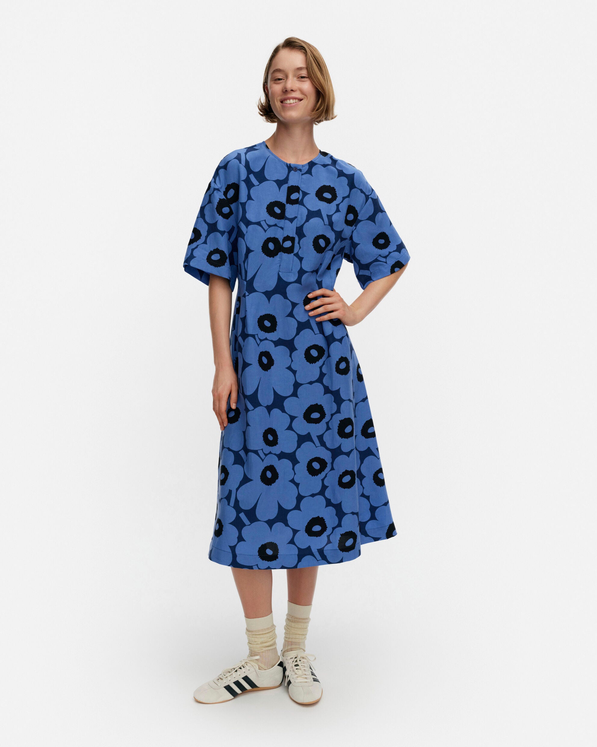Vuosi Unikko Robe