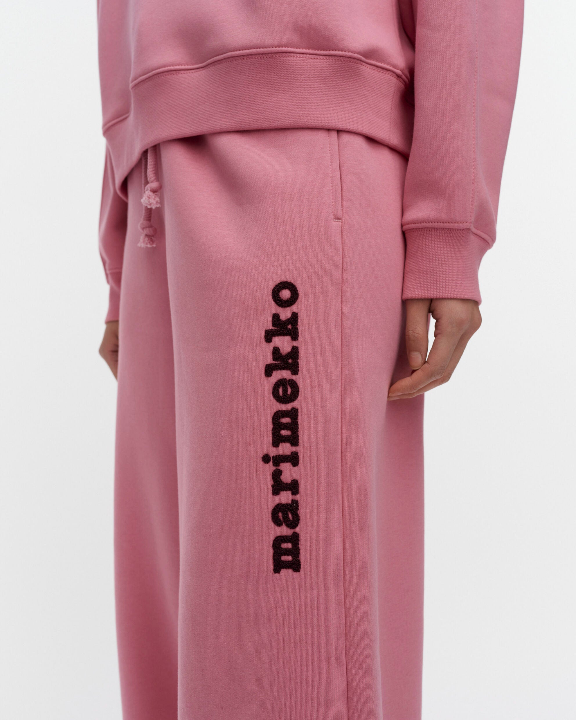 Kikapo Logo Placement sweatpants