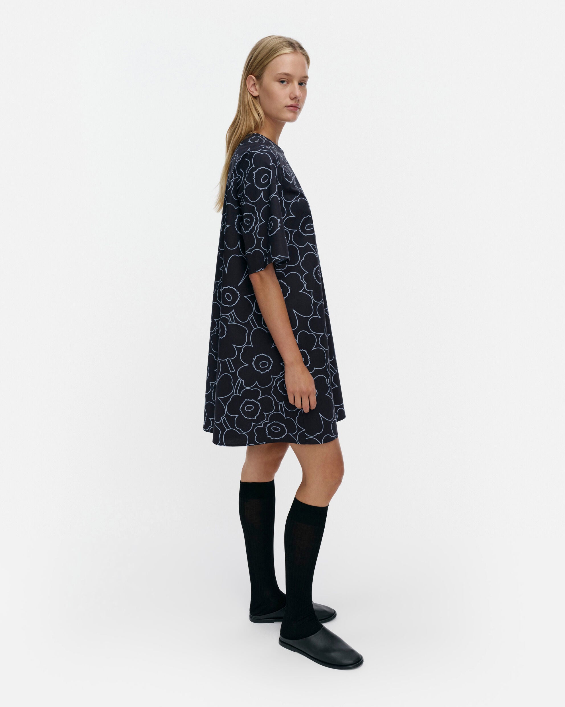 Kukkiva Piirto Unikko Dress