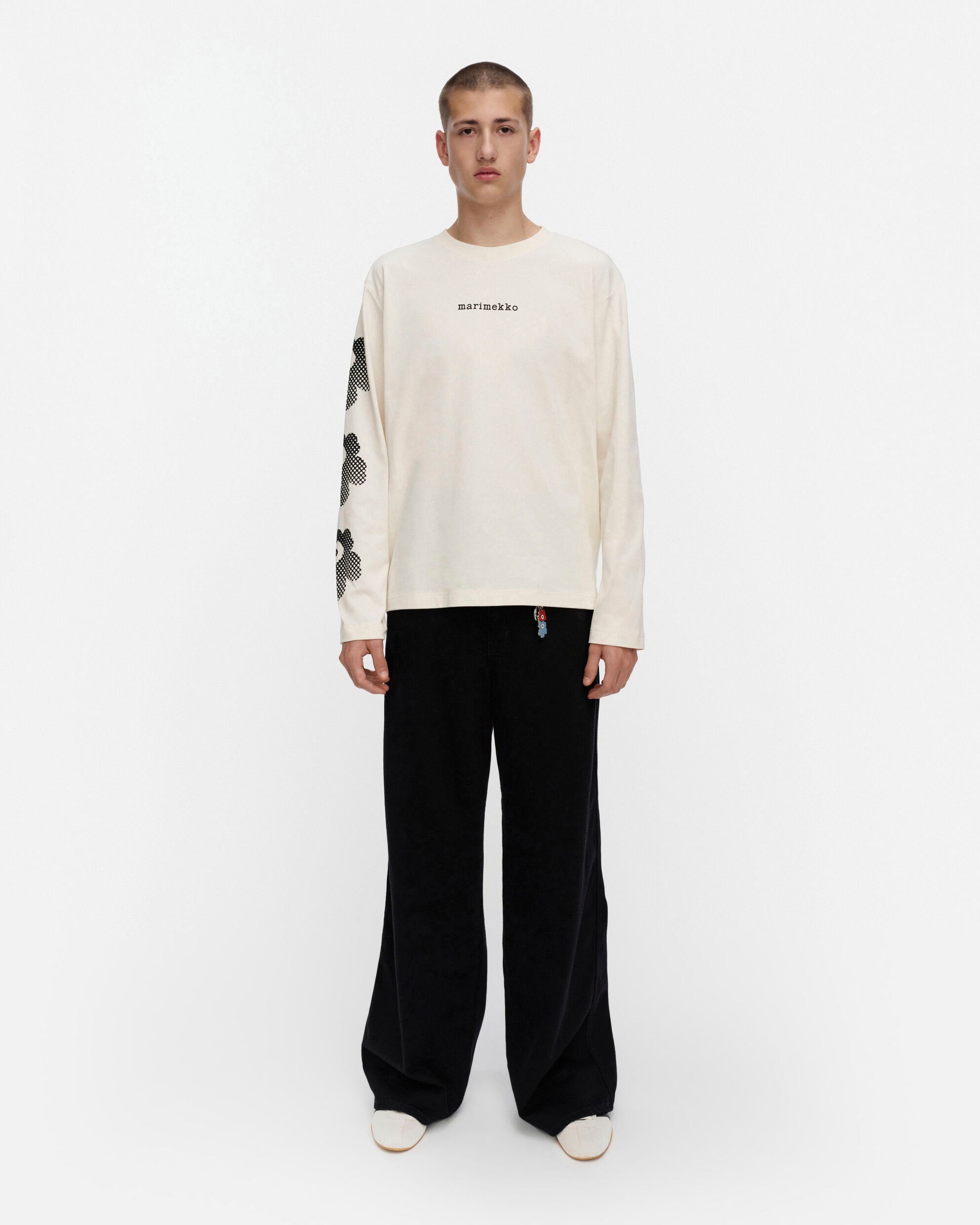 Marimekko kioski Unikko 長袖Tシャツ ホワイト ブラック Sekvenssi Unikko Placement Kioski jersey shirt