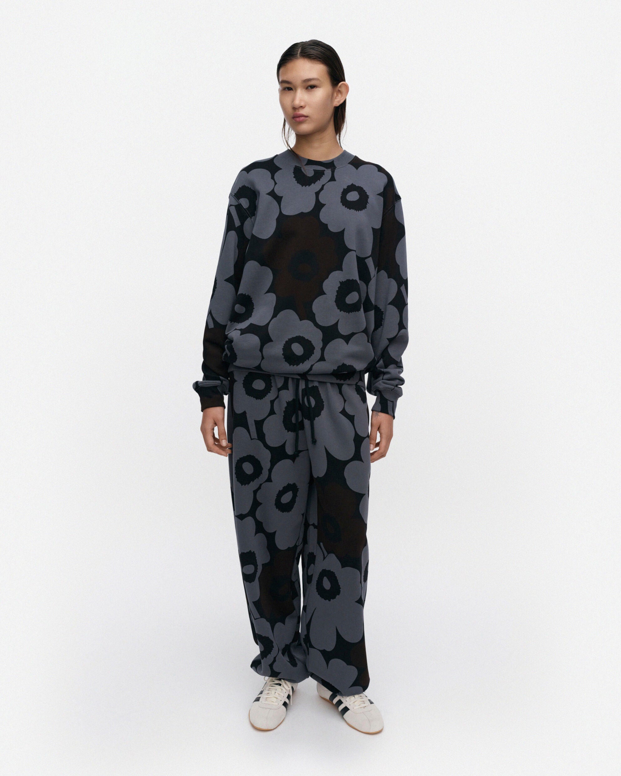 Loisto Pieni Unikko Kioski sweatshirt