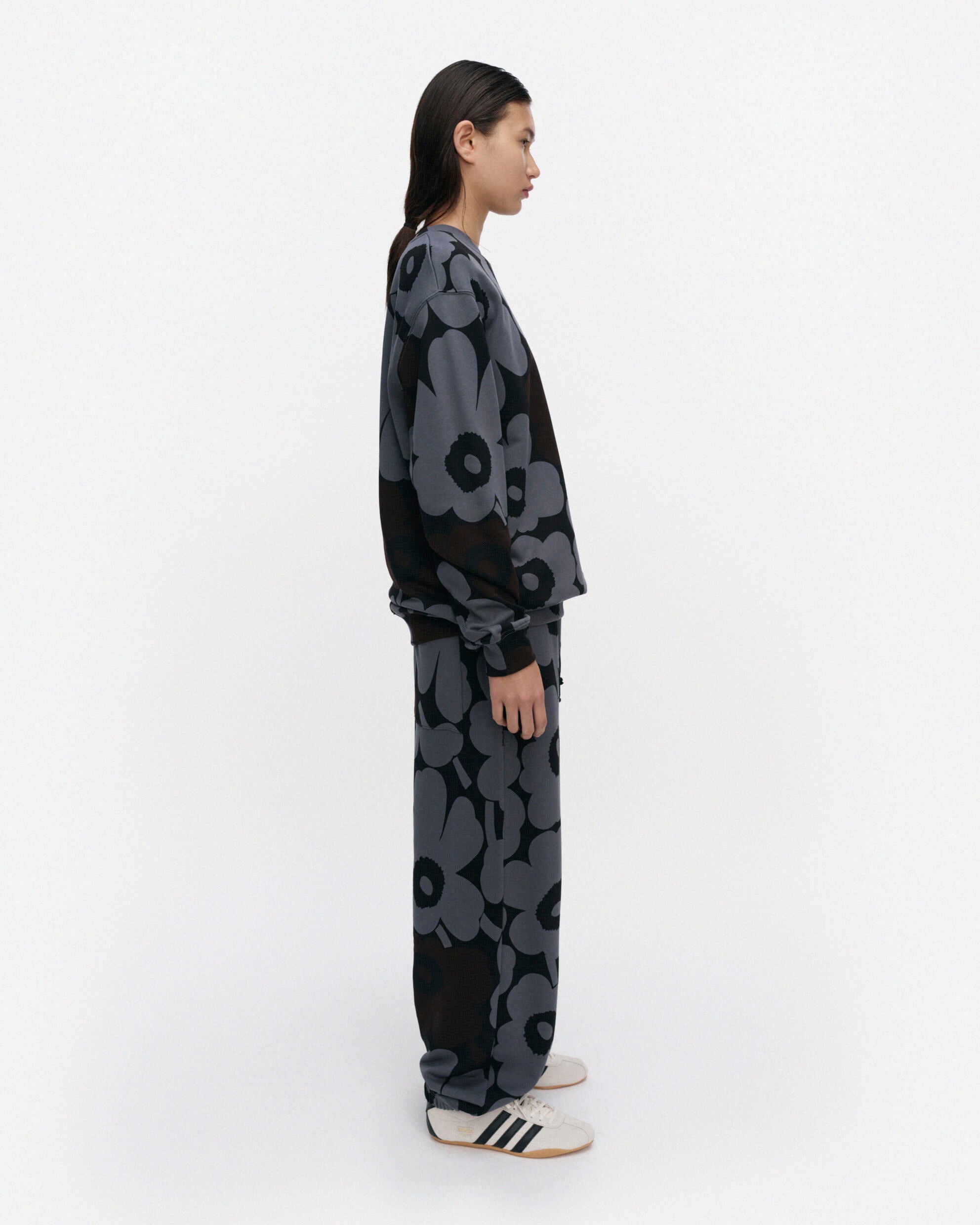 Loisto Pieni Unikko Kioski sweatshirt