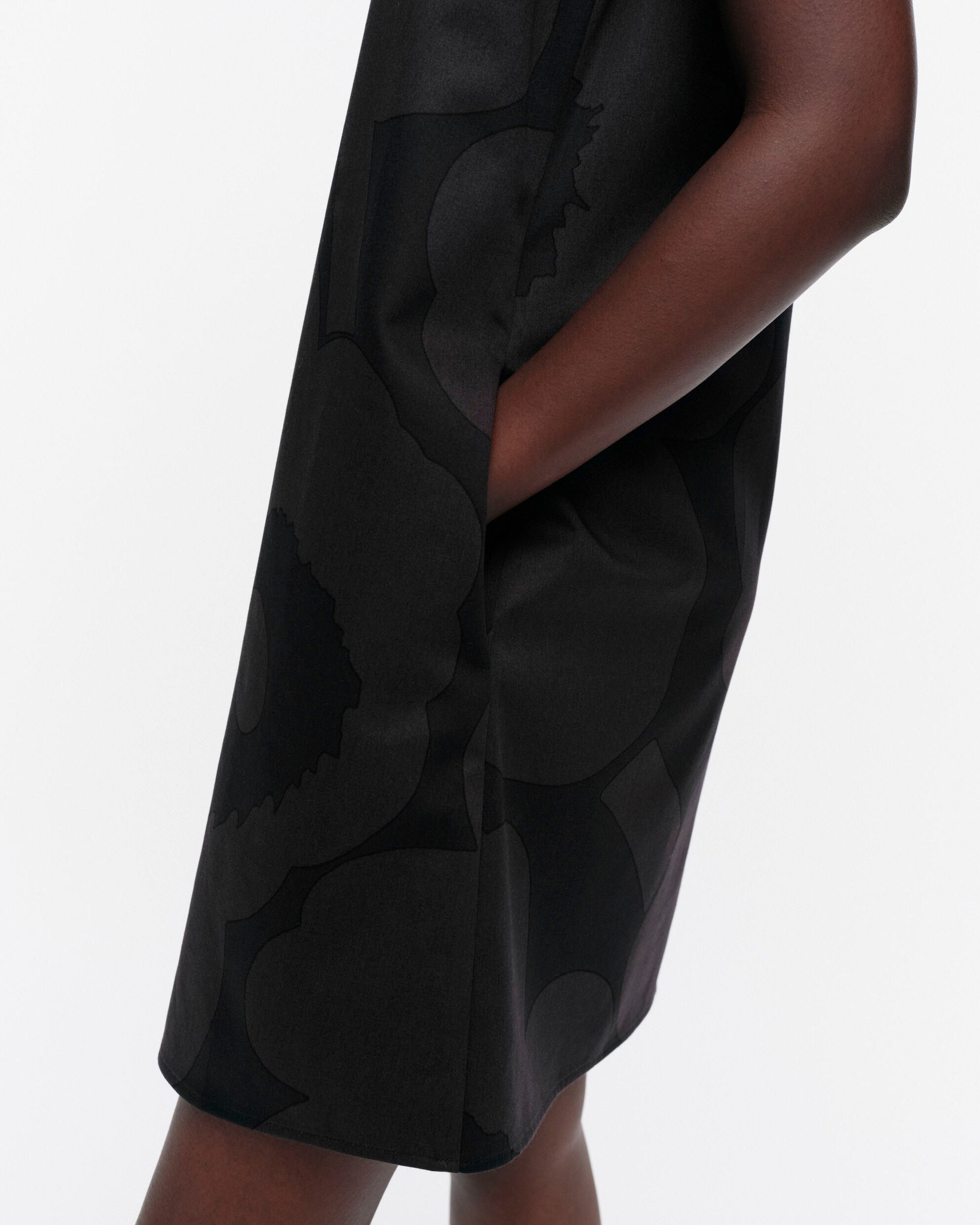 Robe Siluetti Unikko Marimini