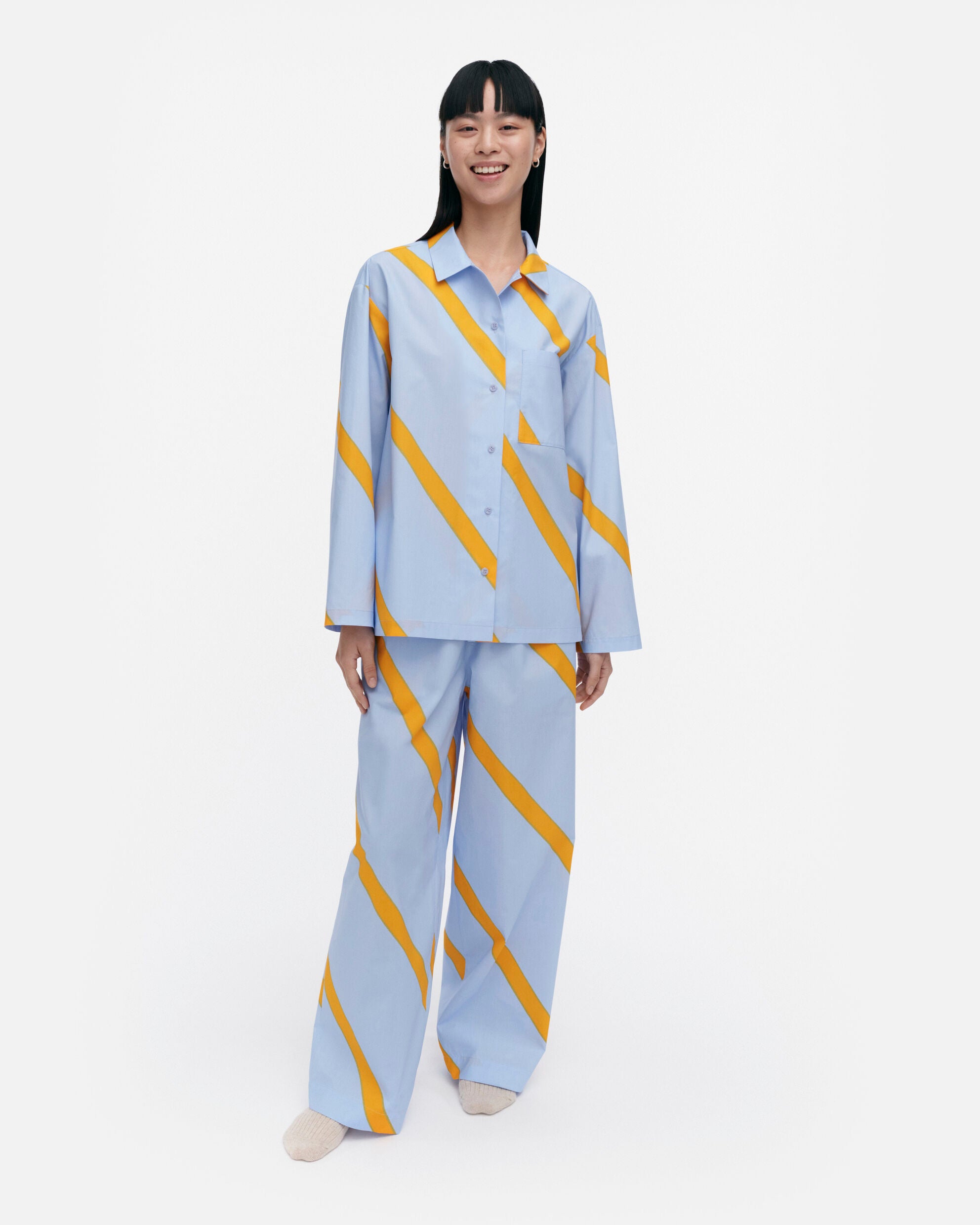 Heili Basso / Laila Gohar pour la chemise de pyjama Marimekko