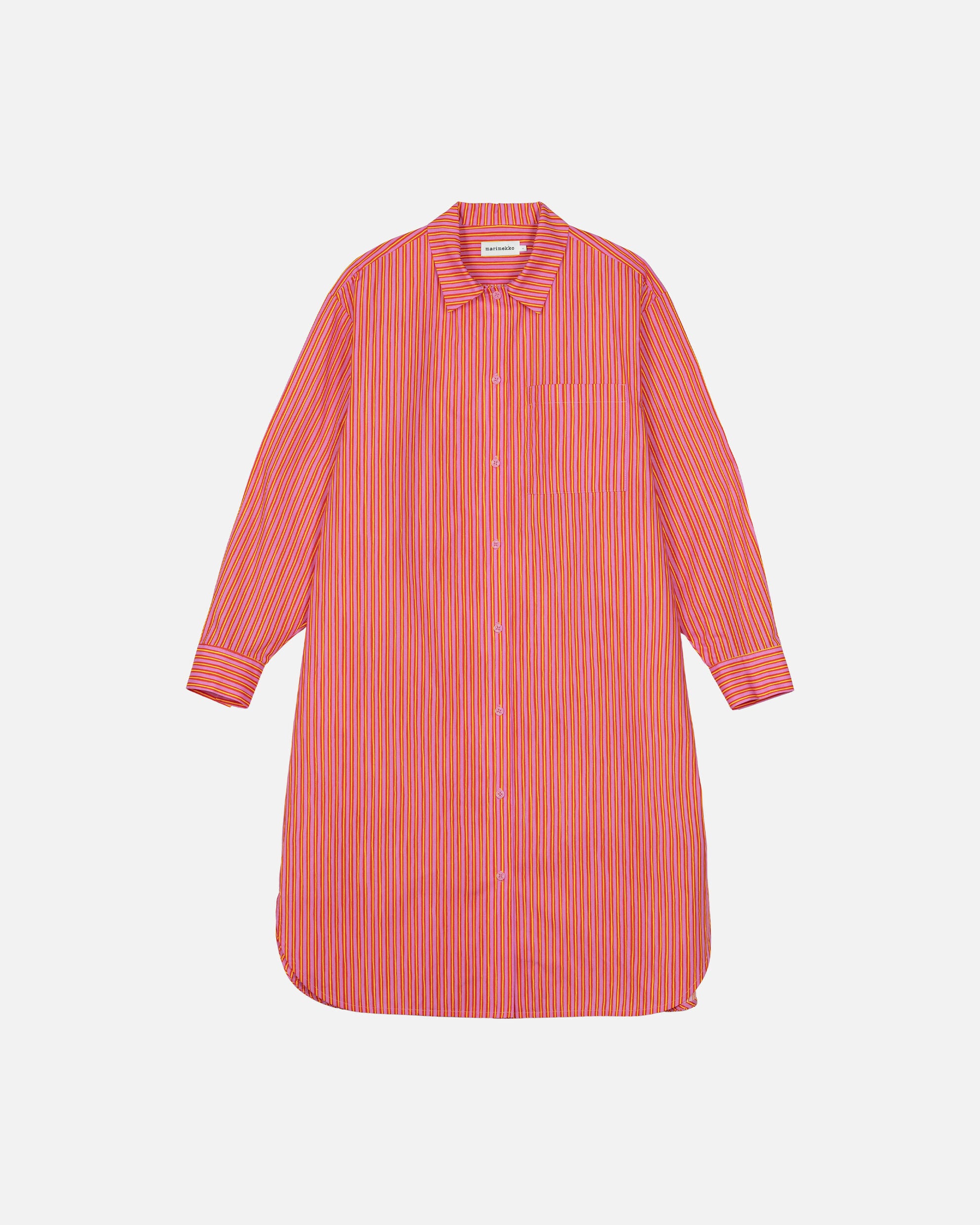 Unessa Rastas / Laila Gohar pour la chemise de nuit Marimekko