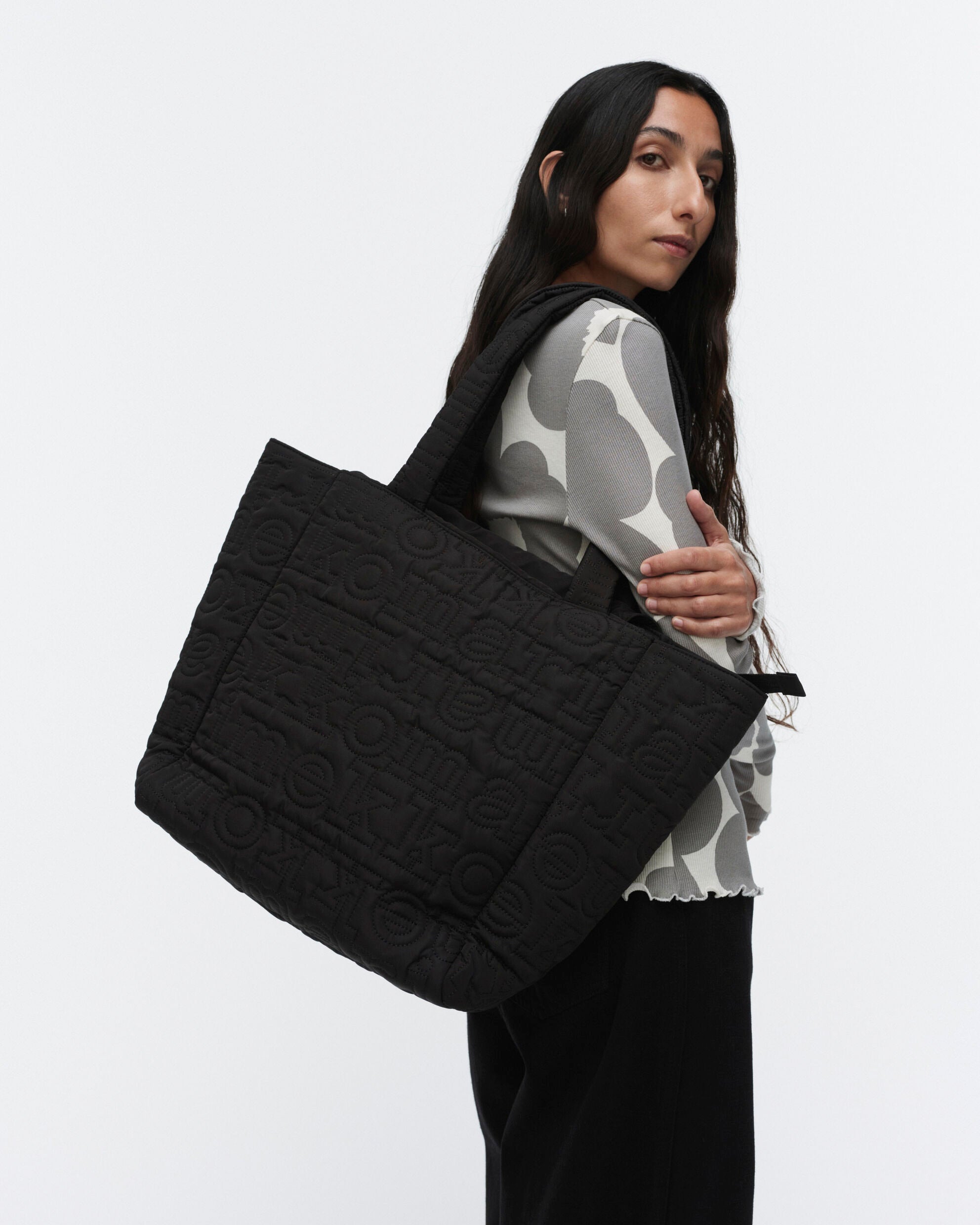 Joy Tote M Logo Bag
