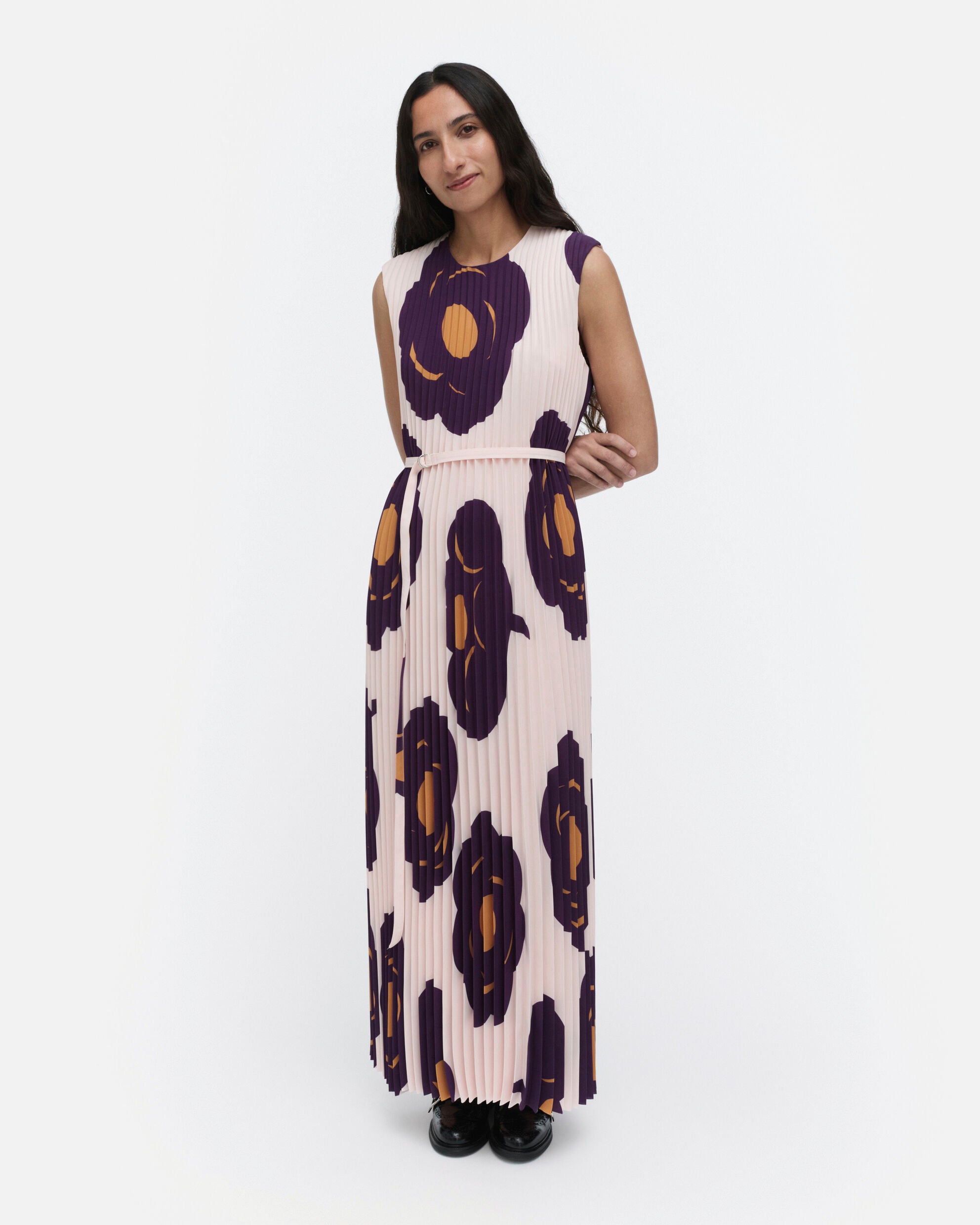 Robe Juhlia Tumma