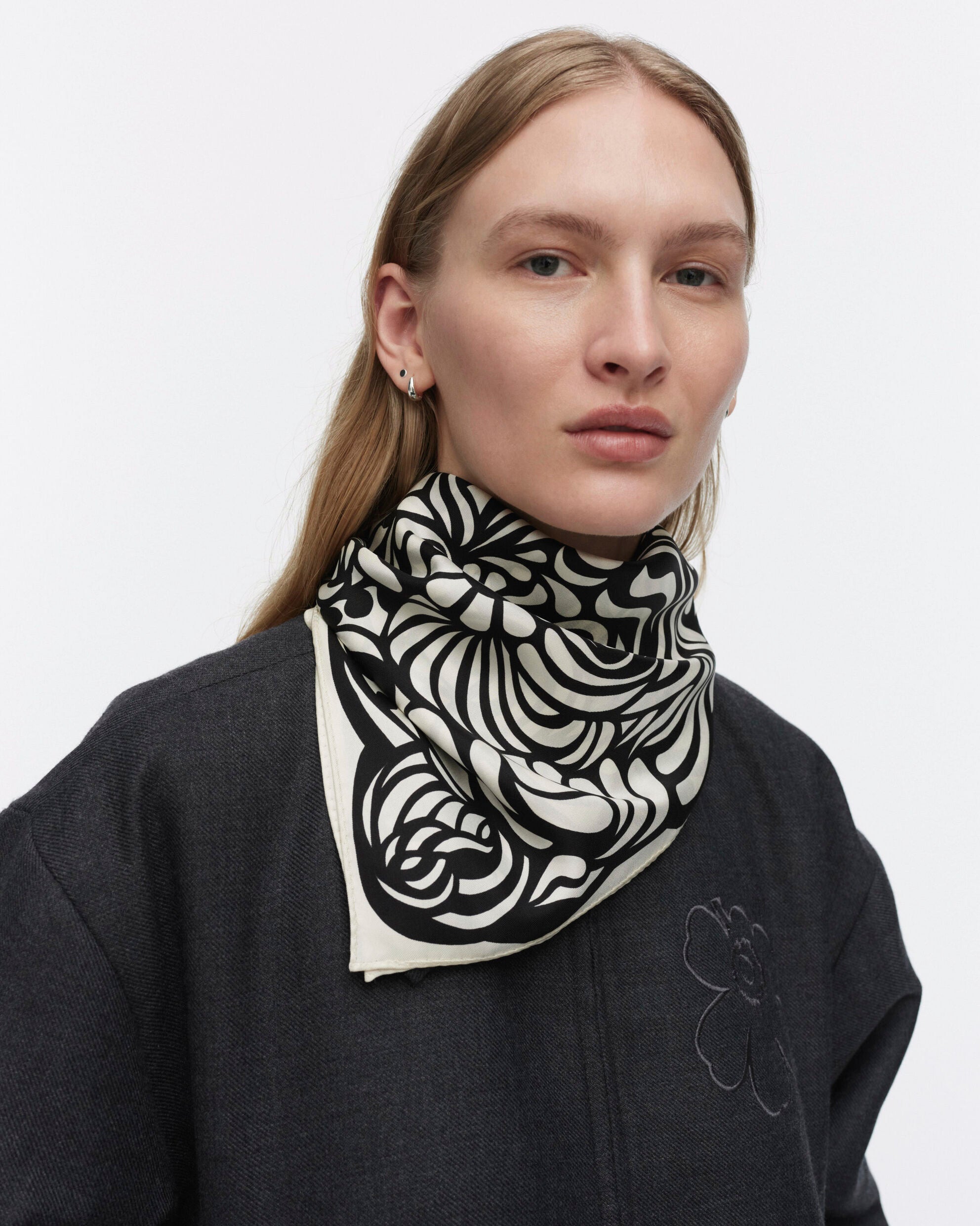 Lauhtua Sunnuntai Scarf