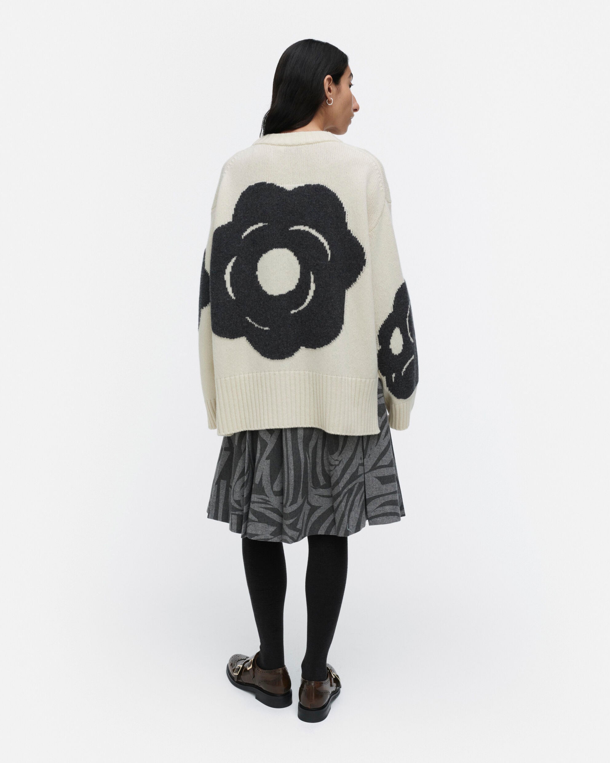 Pull-over en laine tricotée Luonto Tumma
