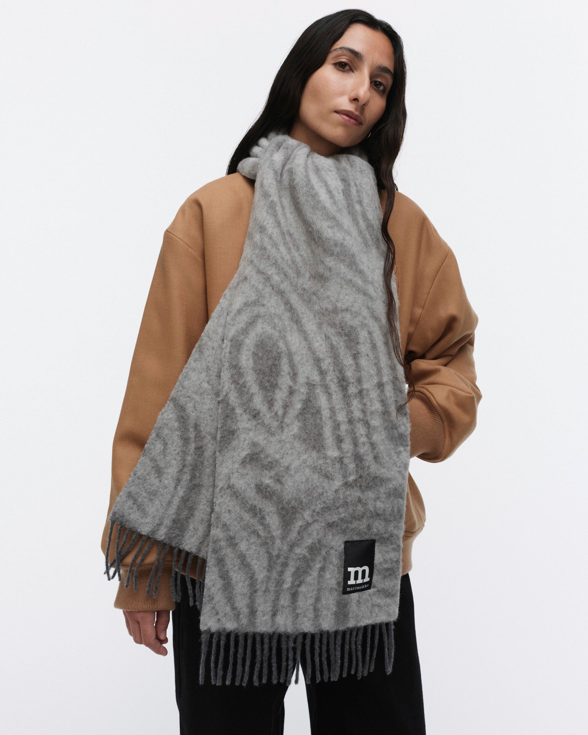 Neljännes Jokuraita Scarf
