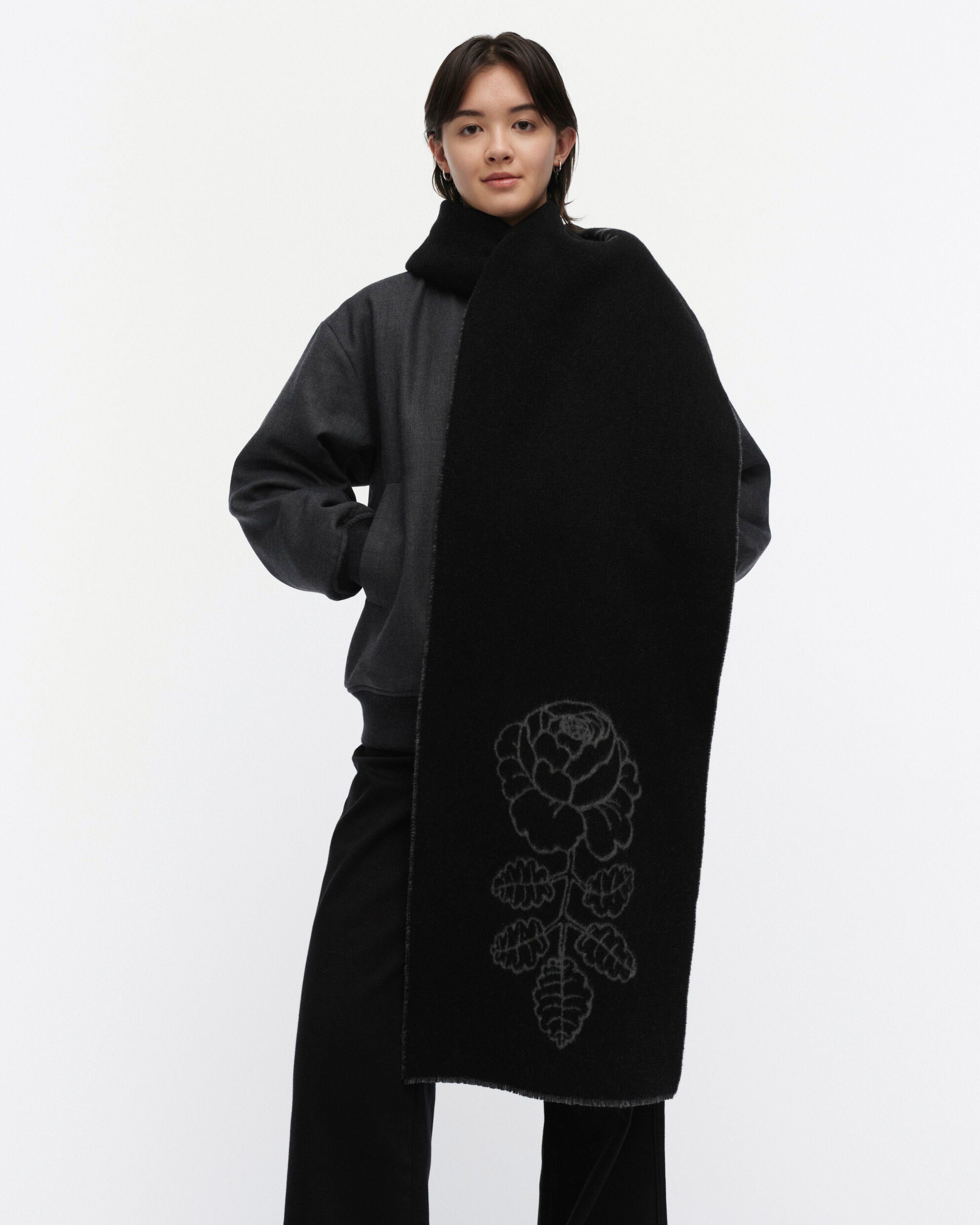 Sävellys Vihkiruusu Kioski scarf
