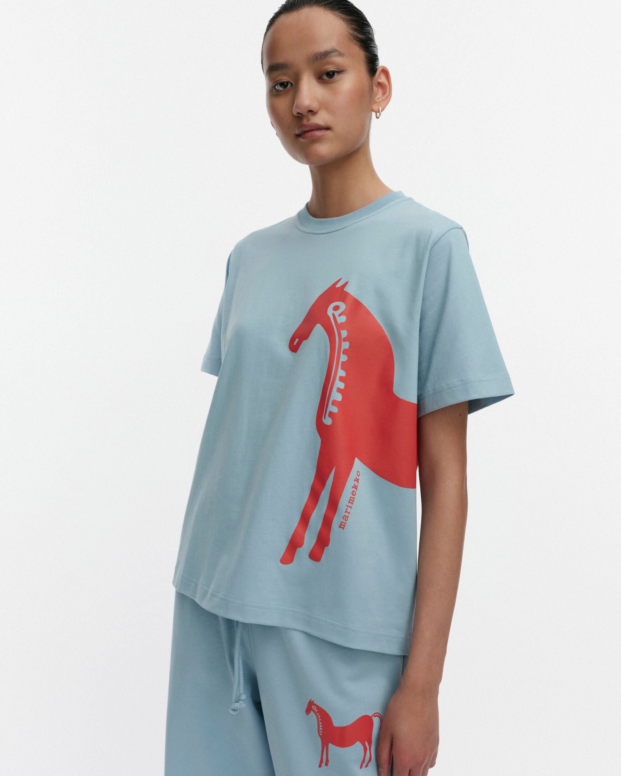 Else Musta Tamma Placement Kioski t-shirt