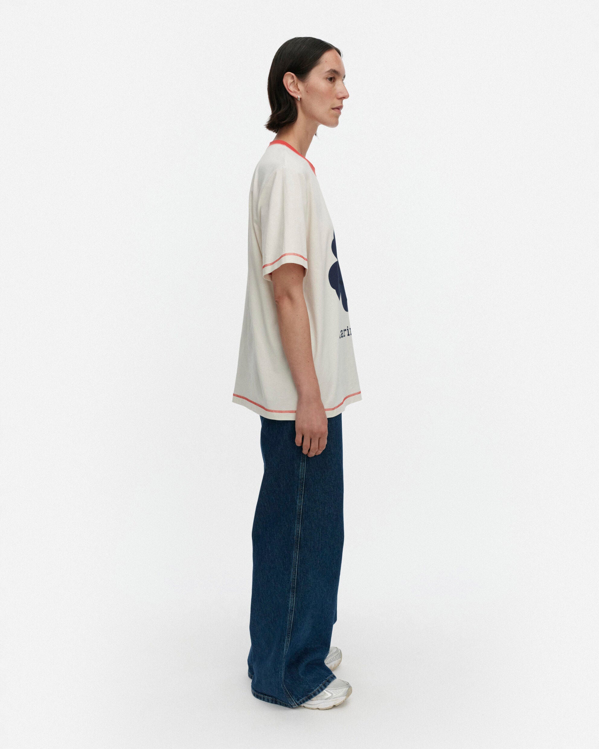 Tarttua Unikko Placement Kioski t-shirt