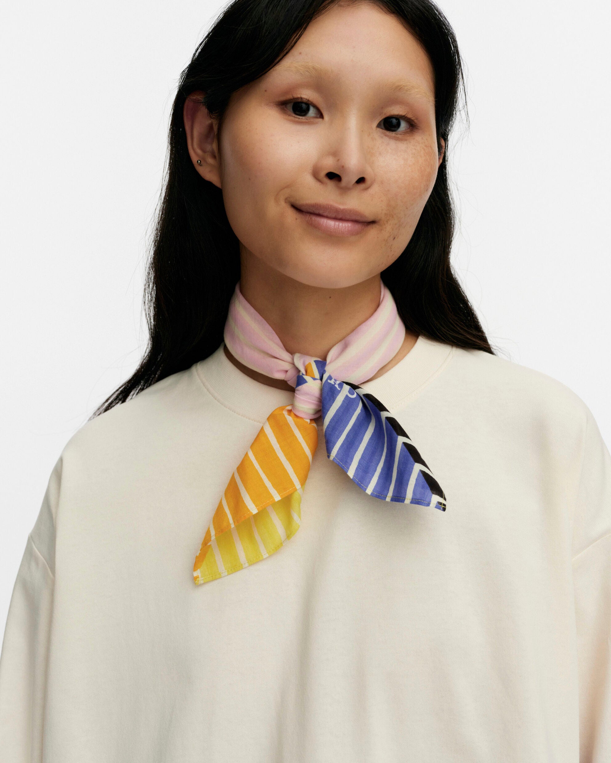 Astrilli Piccolo Kioski scarf