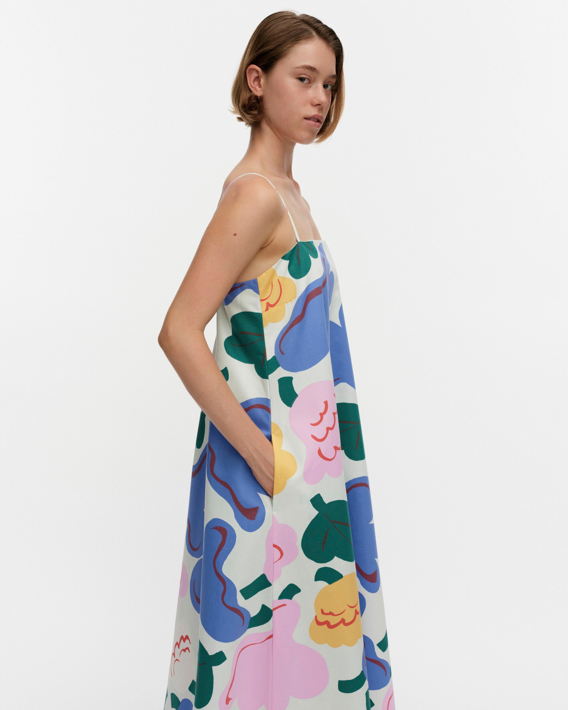 Huvittaa Kukasta Kukkaan Dress