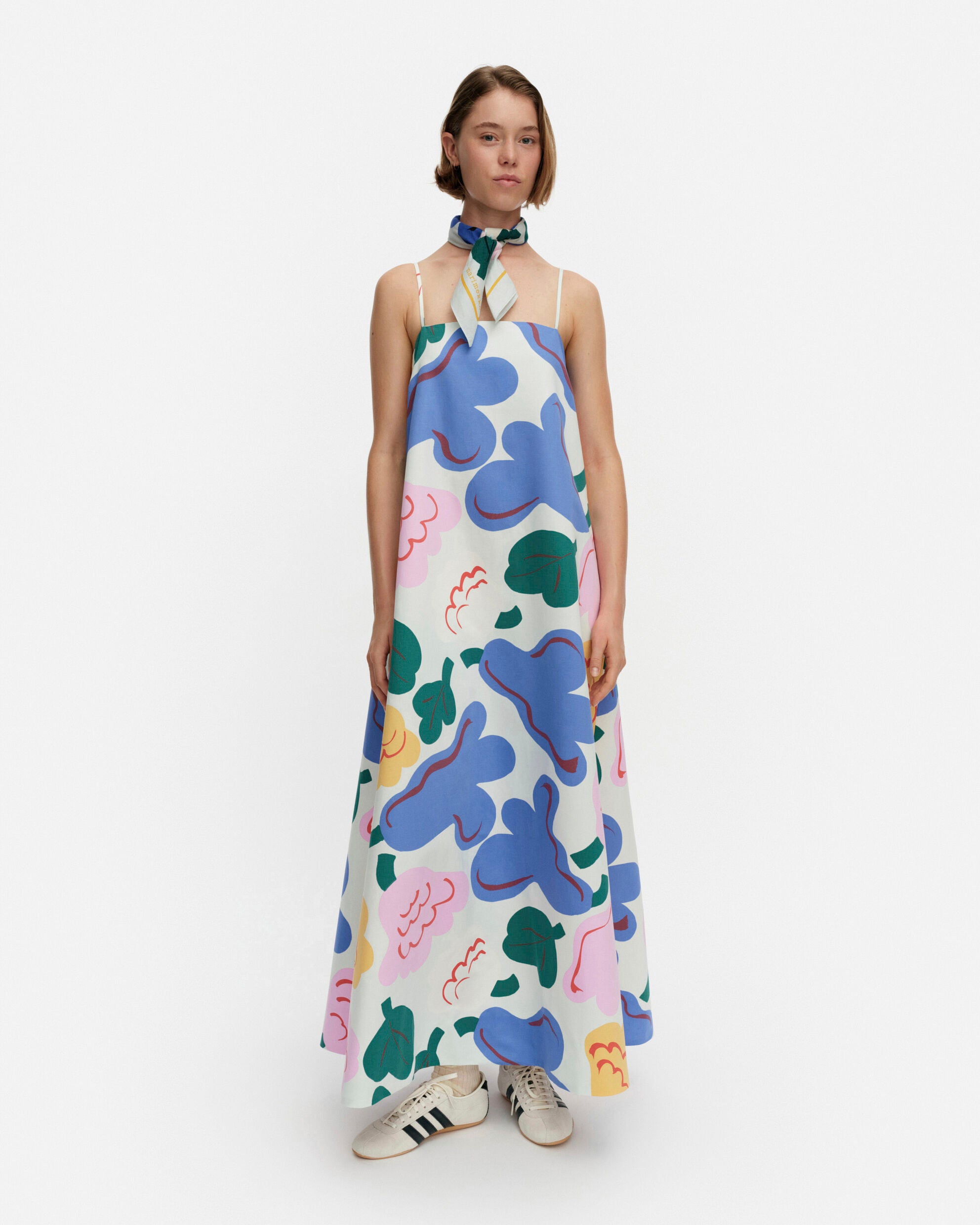 Huvittaa Kukasta Kukkaan Dress