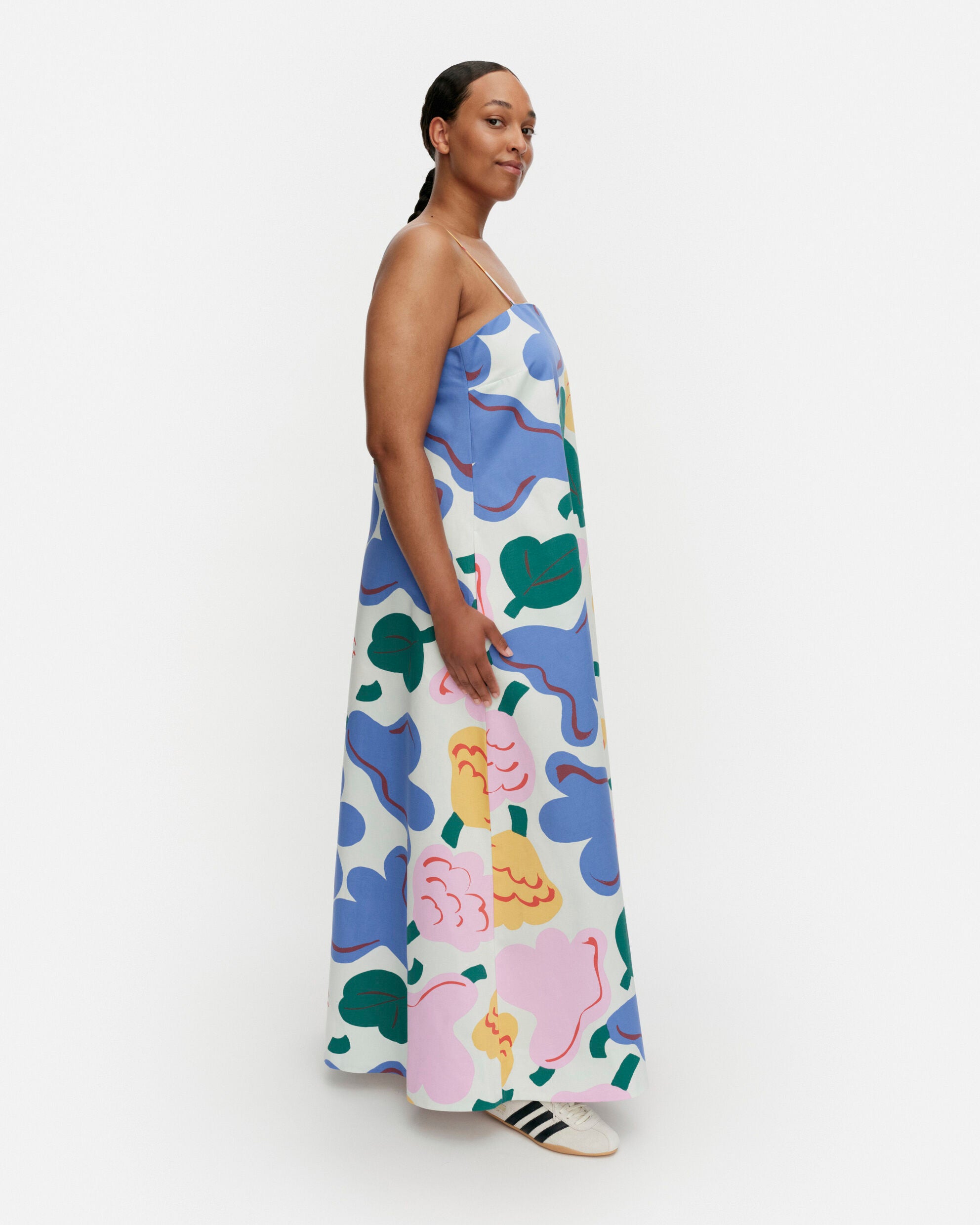 Huvittaa Kukasta Kukkaan Dress