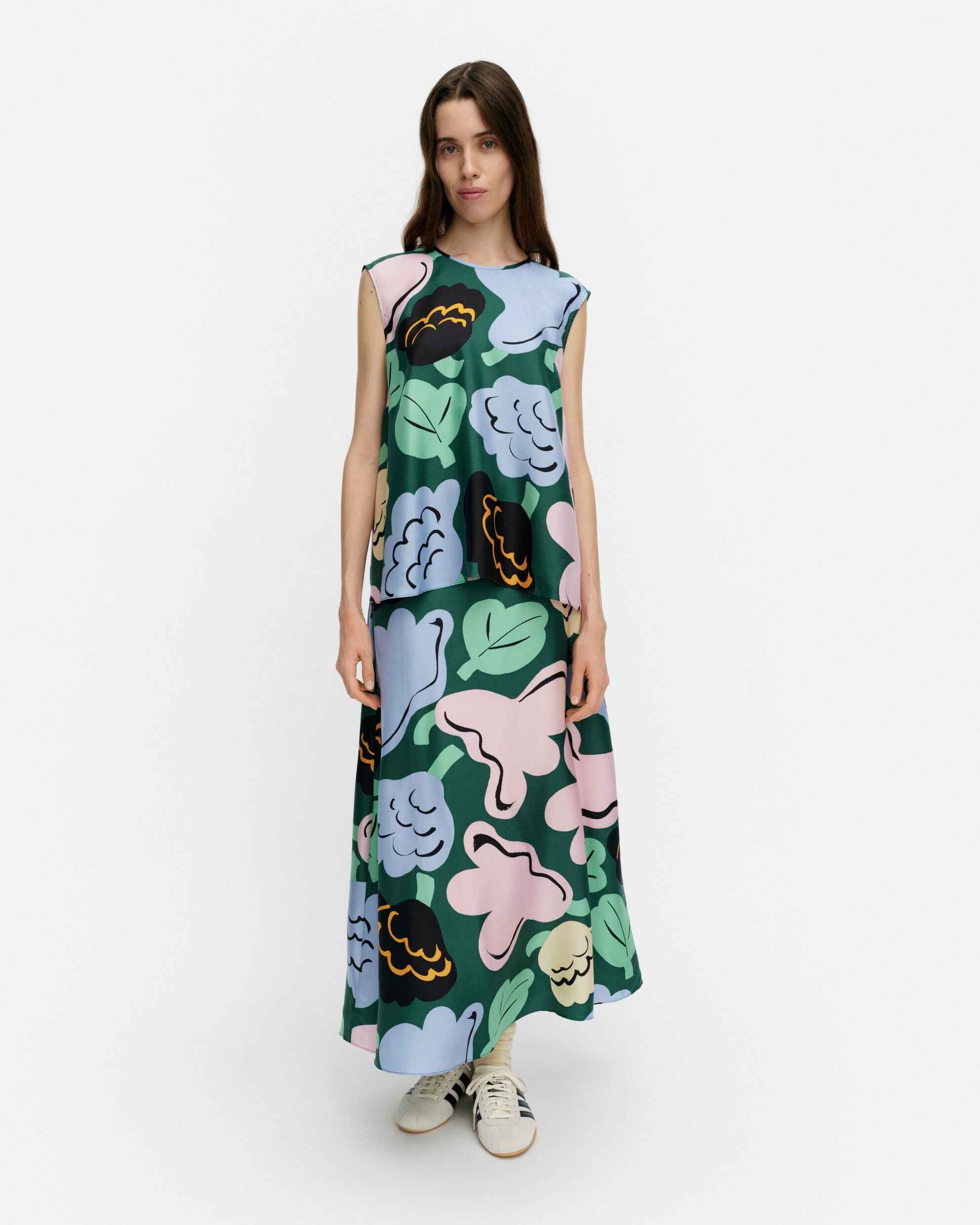 Katoava Kukasta Kukkaan Top