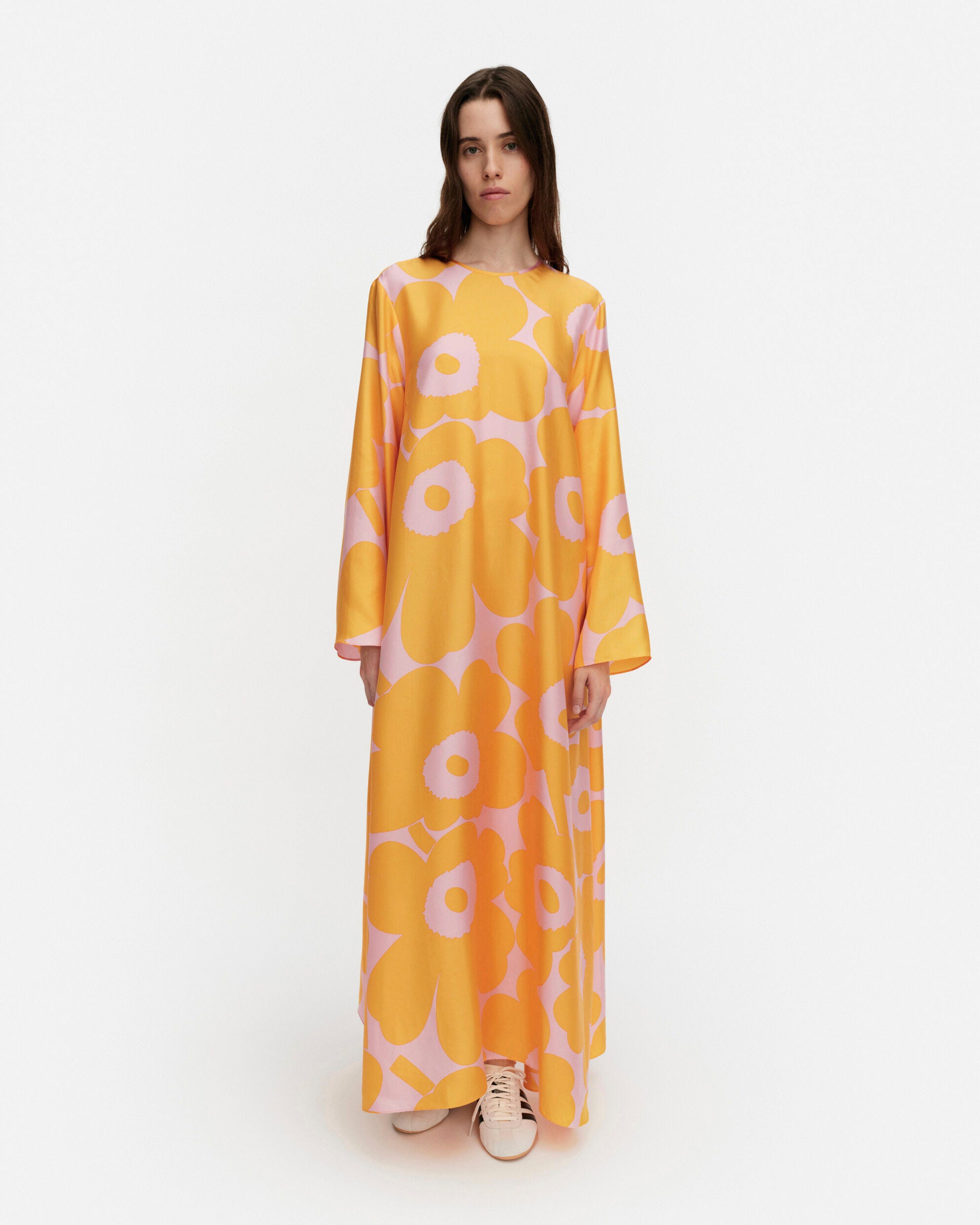 Kaunista Unikko Robe en soie