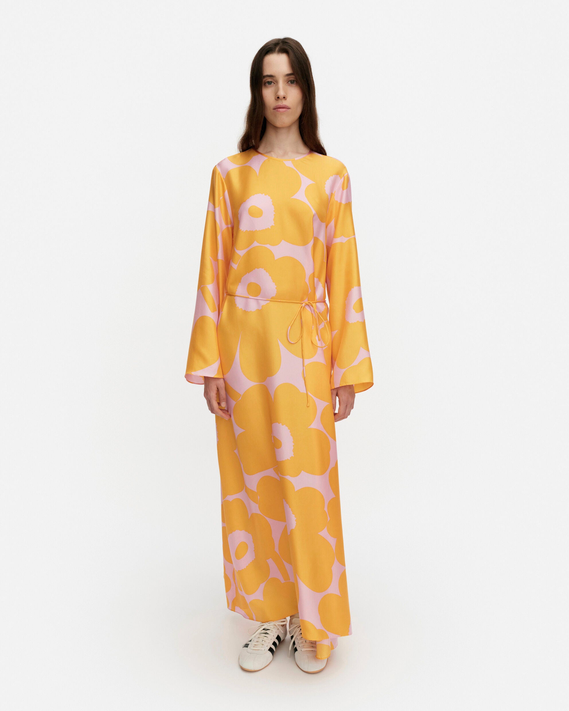 Kaunista Unikko Robe en soie