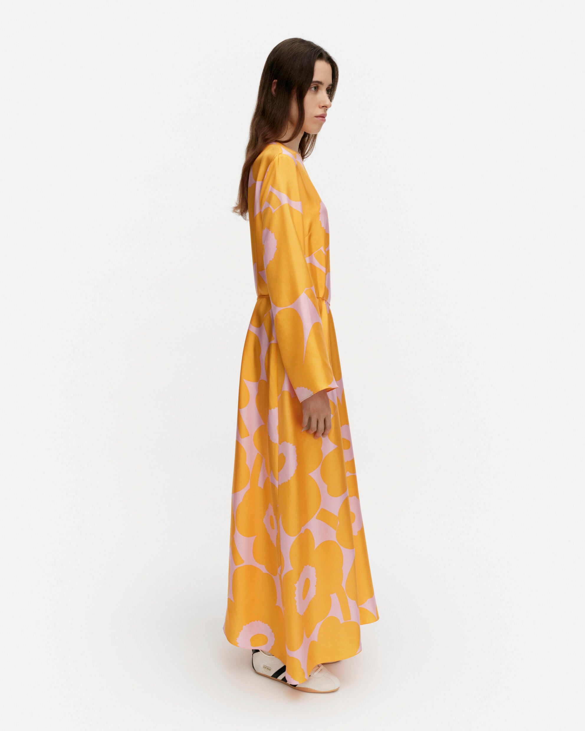 Kaunista Unikko Robe en soie