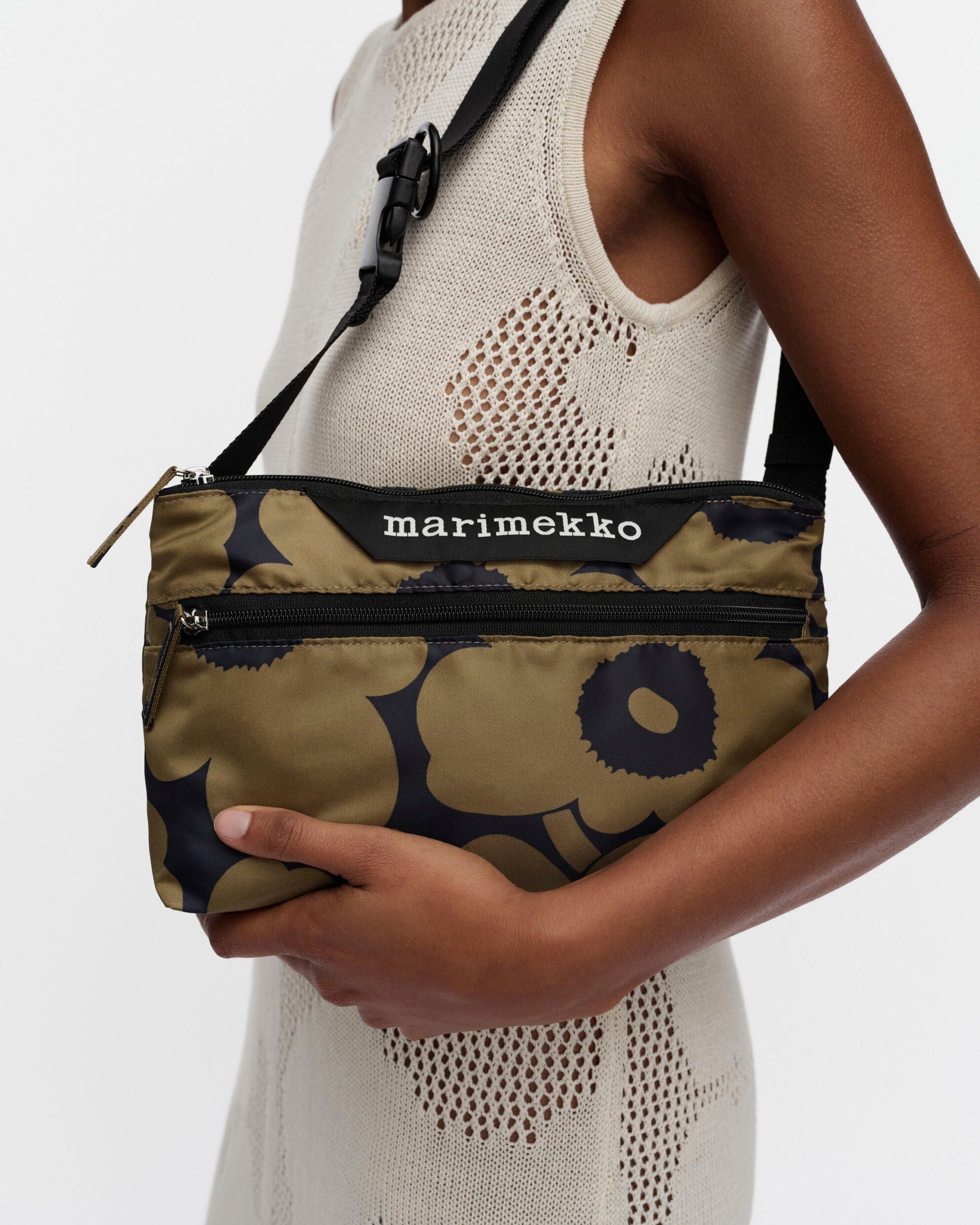 国内正規品 新品 マリメッコNeat Crossbody Unikko ブラウン Neat Crossbody Unikko S Bag