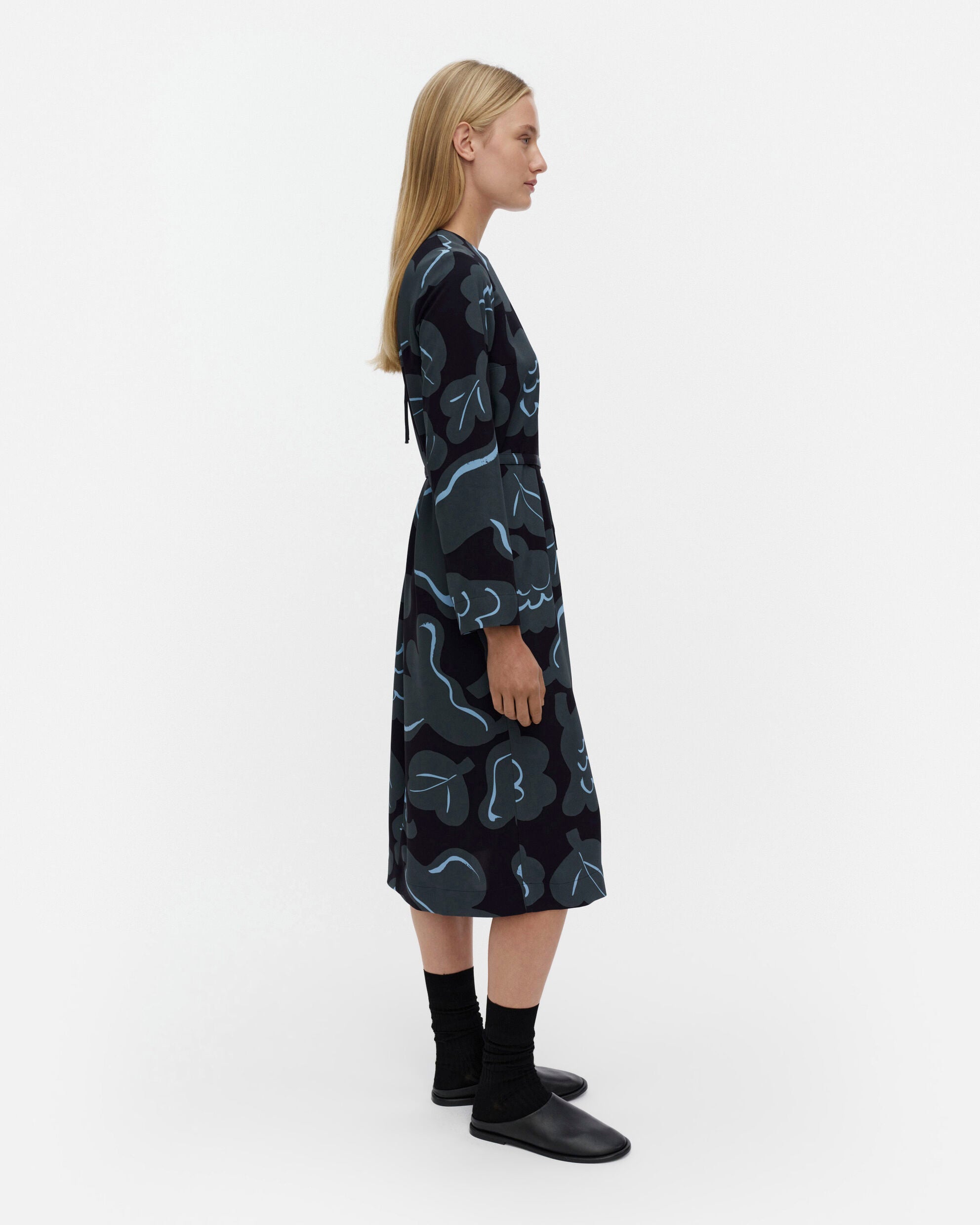 Pujotus Kukasta Kukkaan Dress
