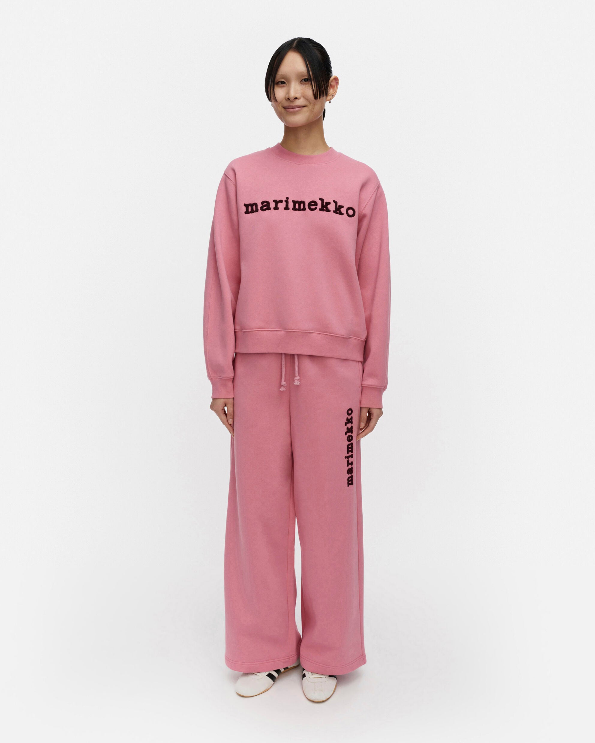 Trilce Logo Placement Kioski sweatshirt