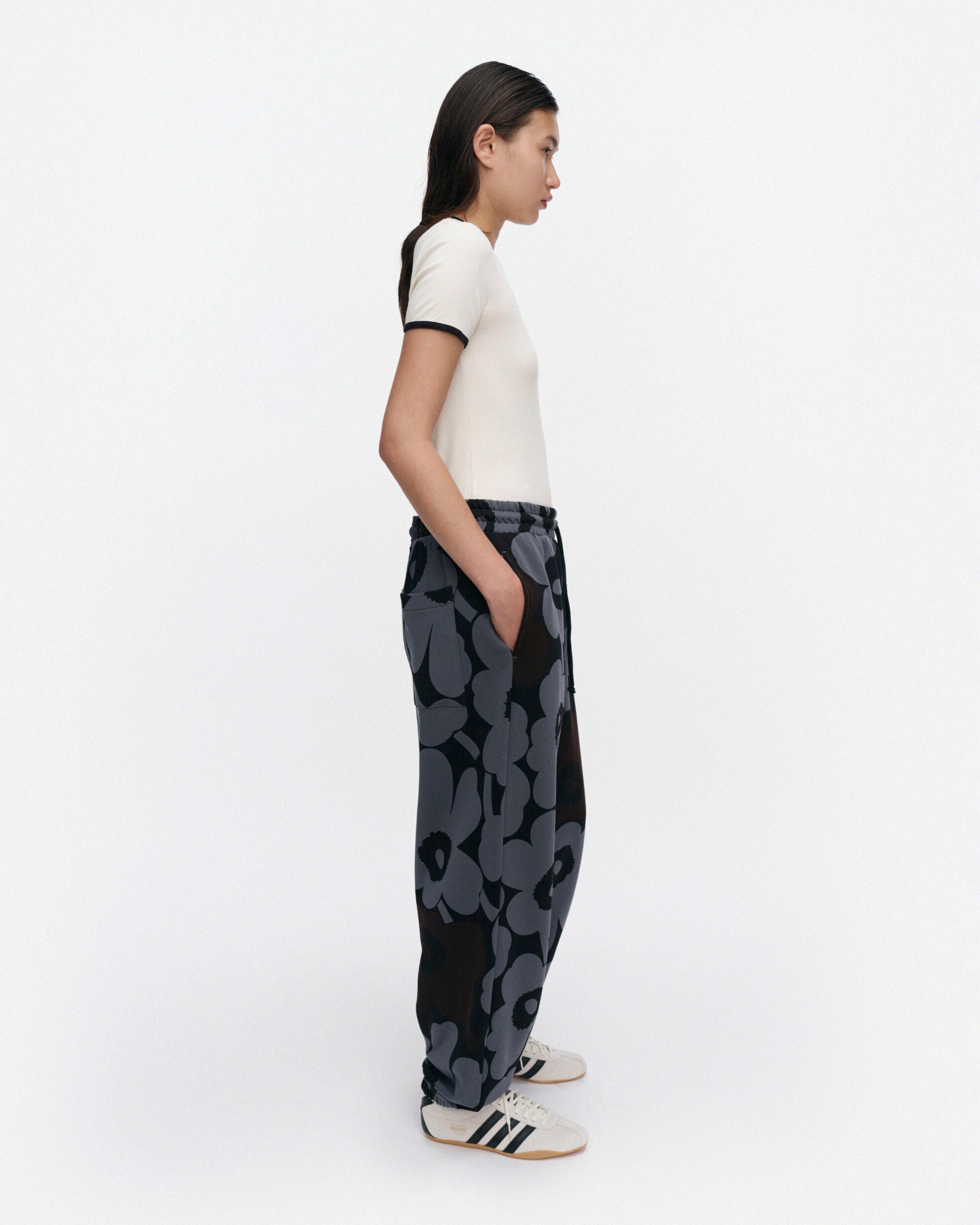 Joggerit Pieni Unikko Kioski sweatpants